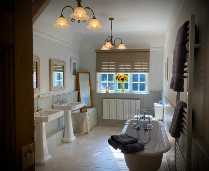 The Old Rectory - Valley View Room In Private Home Stockton-on-Teme ภายนอก รูปภาพ
