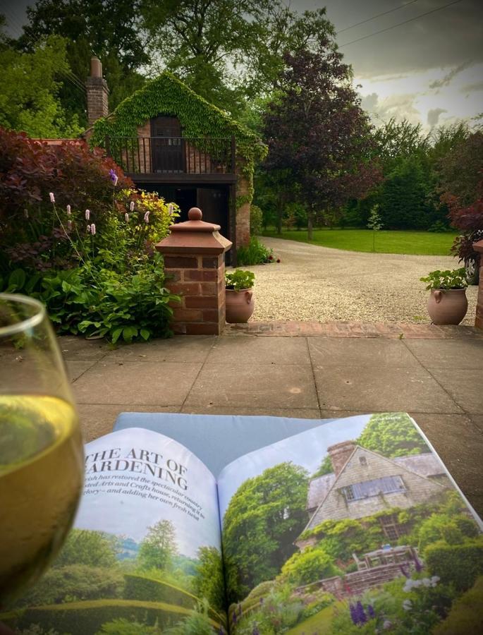 The Old Rectory - Valley View Room In Private Home Stockton-on-Teme ภายนอก รูปภาพ