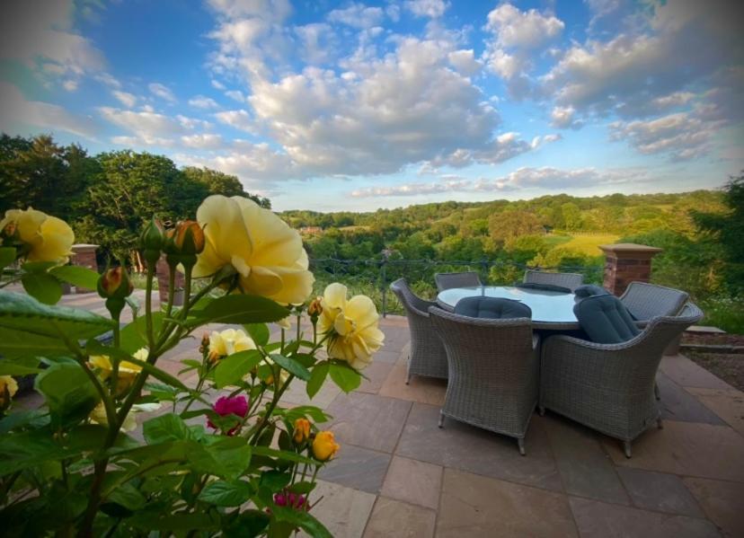 The Old Rectory - Valley View Room In Private Home Stockton-on-Teme ภายนอก รูปภาพ
