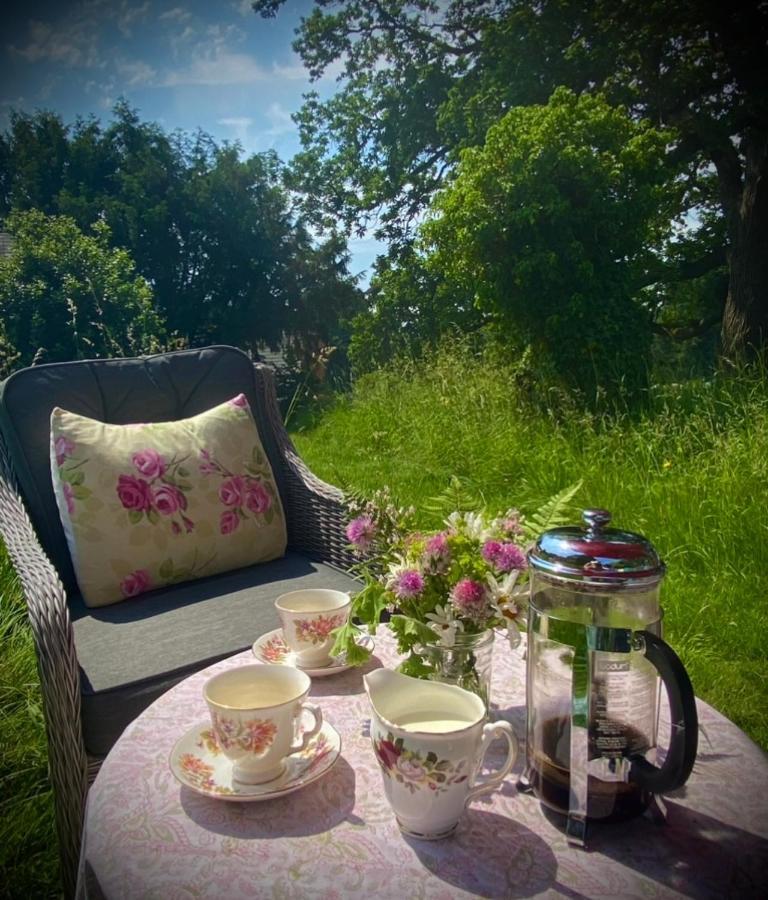 The Old Rectory - Valley View Room In Private Home Stockton-on-Teme ภายนอก รูปภาพ